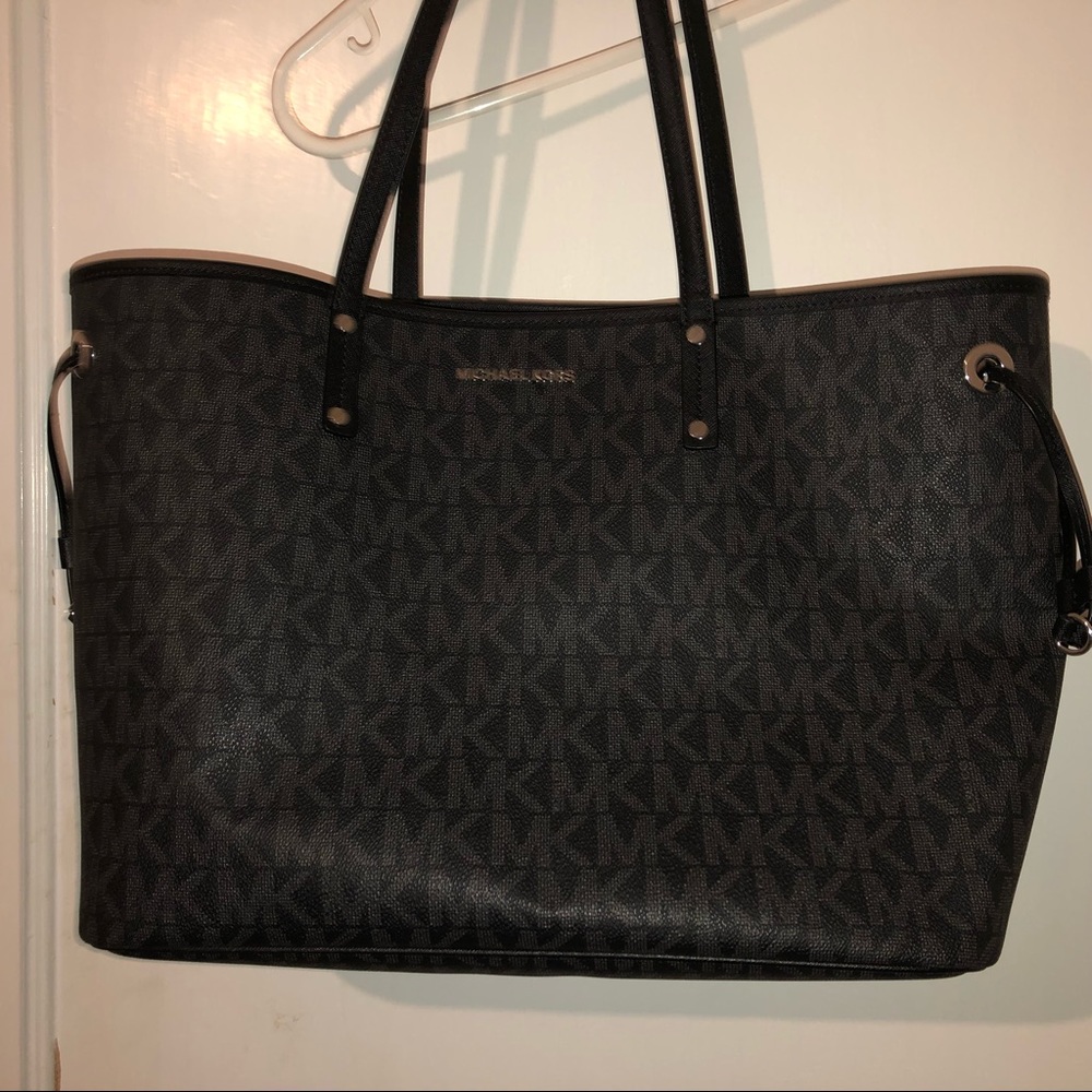 Michael Kors Tote - with Signature MK